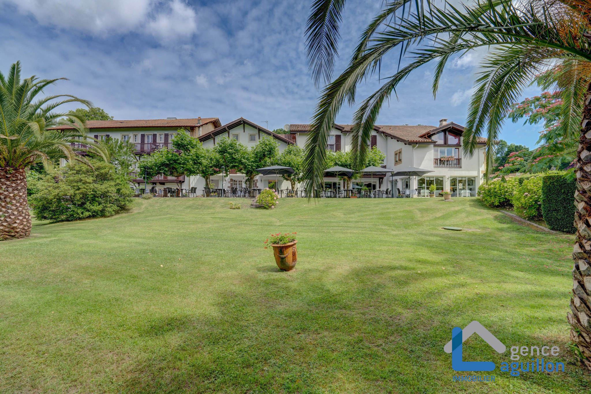 HOTEL - RESTAURANT A VENDRE AU PAYS BASQUE A BIRIATOU -2300m